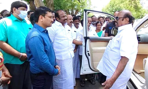 கள்ளக்குறிச்சி அருகே கலெக்டர், எம்.எல்.ஏ.விடம் அமைச்சர் திடீர் ஆலோசனை