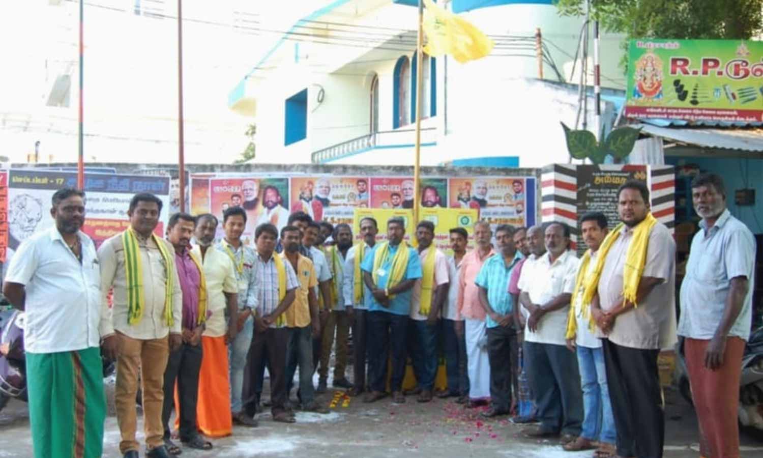 கோவில்களில் மொட்டை அடிக்கும்  தொழிலாளர்களுக்கு பணி நிரந்தரம் செய்ய கோரிக்கை