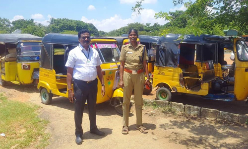 சிதம்பரத்தில் அதிக கட்டணம் வசூலித்த 5 ஆட்டோக்கள் பறிமுதல்