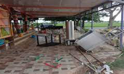 பா.ஜ.க. நிர்வாகியின் கடை சூறை