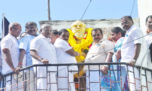 நாகர்கோவிலில் இன்று பெரியார் சிலைக்கு மாலை