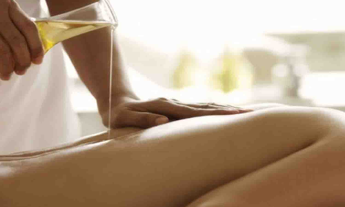 திருப்பூர் மசாஜ் சென்டரில் விபசாரம் - போலீசாரை கண்டதும் தப்பியோடிய ஜோடிகள்