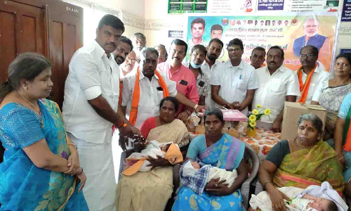 உடுமலை நகர பா.ஜ.க. சார்பில் அரசு மருத்துவமனையில் பிறந்த 10 குழந்தைகளுக்கு தங்க மோதிரம்