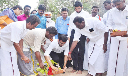 அரசு ஆரம்ப சுகாதார நிலையம் கட்ட பூமிபூஜை- கலெக்டர் தொடங்கி வைத்தார்