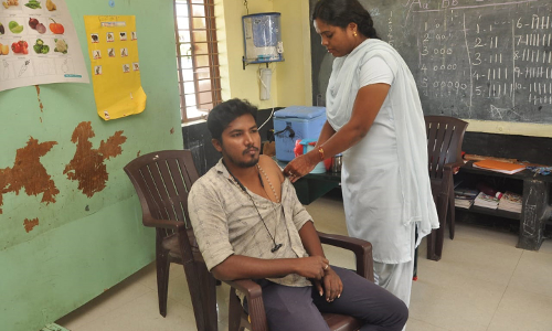 1,597 மையங்களில் கொரோனா தடுப்பூசி முகாம் தொடங்கியது