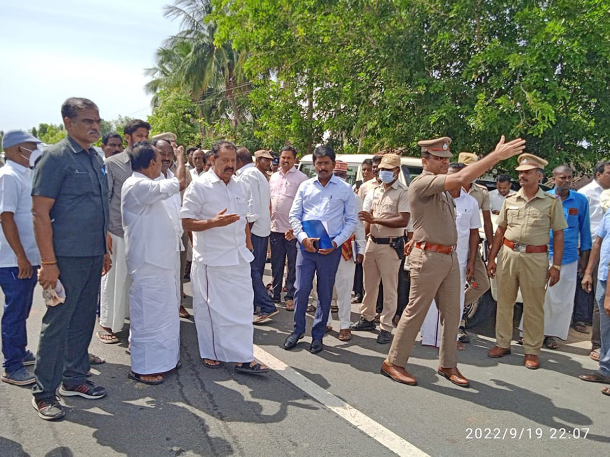 திருவெண்ணெய்நல்லூர் அருகே கிராம மக்கள் தொடர் போராட்டம் அறிவிப்பு அமைச்சர் பொன்முடி பேச்சுவார்த்தை திருவெண்ணெய்நல்லூர் அருகே கிராம மக்கள் தொடர் போராட்டம் அறிவிப்பு அமைச்சர் பொன்முடி பேச்சுவார்த்தை
