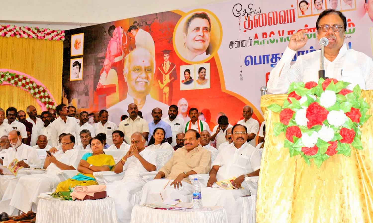 தமிழகத்தில் சமதர்மத்துடன் ஆட்சி நடத்தும்  முதல்-அமைச்சரை முழுமையாக ஆதரிக்க வேண்டும்- ஈ.வி.கே.எஸ்.இளங்கோவன் பேச்சு