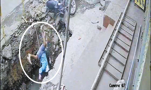 ஆதம்பாக்கத்தில் மழைநீர் கால்வாய் பள்ளத்தில் தவறி விழுந்த என்ஜினீயர்