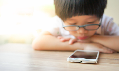 குழந்தைகளிடம் அதிகரிக்கும் கிட்டப்பார்வை குறைபாடு