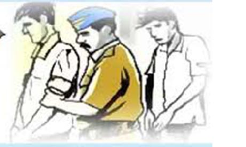 வாலிபர்களை தாக்கிய 2 பேர் கைது