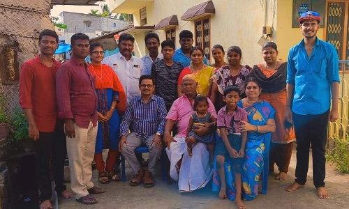 பரமத்திவேலூரில் 72 வயது முதியவருக்கு காதணி விழா நடத்திய பேரன், பேத்திகள்