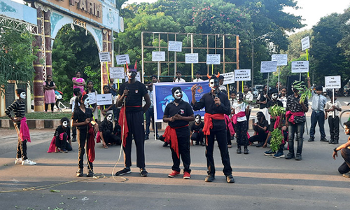 நெய்வேலி டவுன்ஷிப்பில் தெருக்கூத்து நடத்தி   ஓசோன்  பாதுகாப்பு பற்றிய விழிப்புணர்வை ஏற்படுத்திய மாணவர்கள்