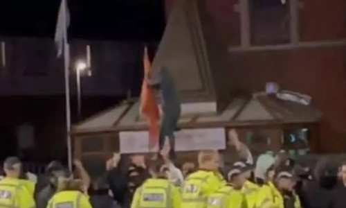 இங்கிலாந்தில் இந்து கோவில் மீது வன்முறை தாக்குதல் - இந்திய தூதரகம் கண்டனம்