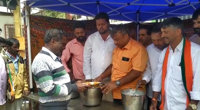 ஊட்டியில் பா.ஜ.க சார்பில் அன்னதான நிகழ்ச்சி