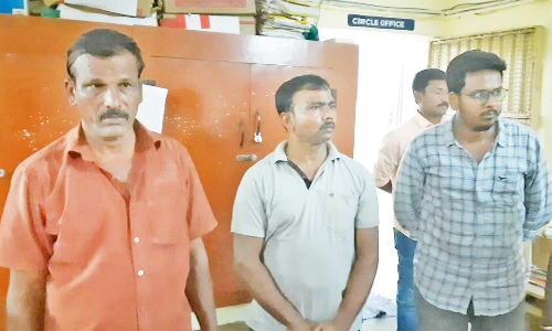 ஒட்டன்சத்திரம் அருகே 200 கிலோ குட்கா, 1392 மது பாட்டில்களுடன் 3 பேர் கைது