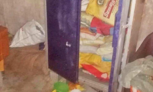 3 வீடுகளில் நகை பணம்-கொள்ளை