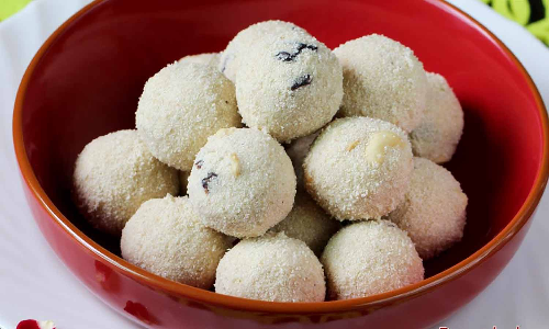 எளிய முறையில் ரவா லட்டு செய்வது எப்படி?