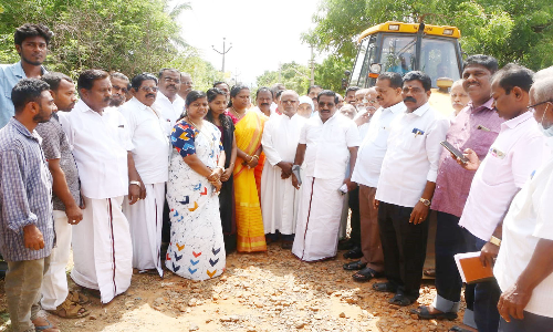 நாகர்கோவிலில் ரூ.25 லட்சம் செலவில் சாலை சீரமைக்கும் பணி - மேயர் மகேஷ் தொடங்கி வைத்தார்