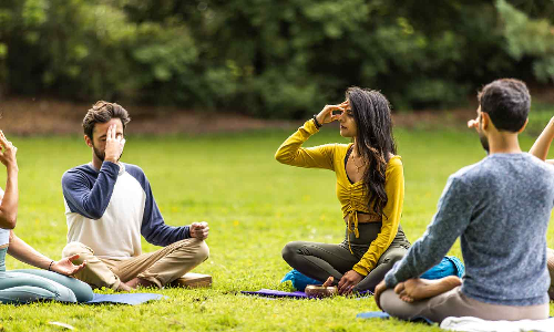 தூக்கமின்மையைப் போக்கும் பிரணவ பிராணாயாமம்