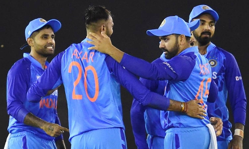 208 ரன் குவித்தும் ஆஸ்திரேலியாவிடம் தோல்வி- பந்து வீச்சாளர் மீது ரோகித் சர்மா பாய்ச்சல்