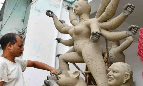 நவராத்திரியையொட்டி திருப்பூரில் துர்கா சிலைகள் தயாரிக்கும் பணிகள் தீவிரம்
