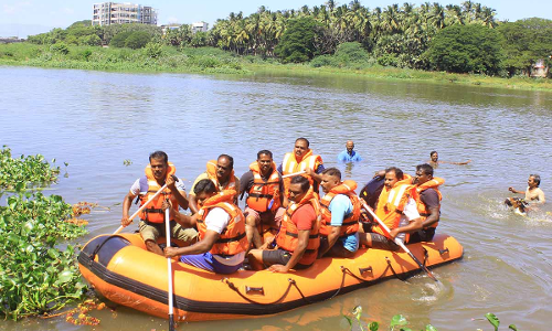 வண்ணார்பேட்டை  தாமிரபரணி ஆற்றில் பேரிடர் மீட்பு பயிற்சி