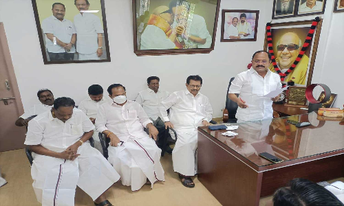 தி.மு.க. மாவட்ட நிர்வாகிகள் தேர்தலை சுமூகமாக நடத்த ஒத்துழைக்க வேண்டும்