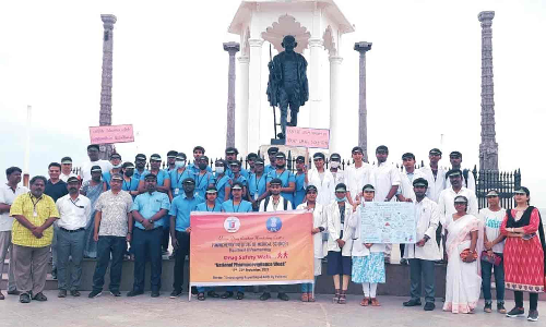 மாணவர்களுக்கு விழிப்புணர்வு நடைபயணம்