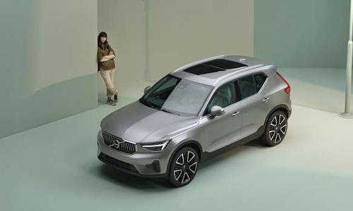 இந்தியாவில் அதிகம் எதிர்பார்க்கப்பட்ட வால்வோ XC40 பேஸ்லிப்ட் அறிமுகம்