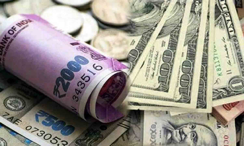 அமெரிக்க டாலருக்கு நிகரான ரூபாய் மதிப்பு ஒரே நாளில் 90 காசுகள் வீழ்ச்சி