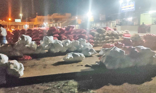 கேரளாவில் பந்த் அறிவிப்பு: ஒட்டன்சத்திரம் மார்க்கெட்டில் காய்கறிகள் தேக்கம்