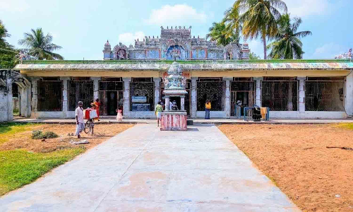 திருச்சிற்றம்பலம் புராதனவனேஸ்வரர் கோவிலில் பக்தர்கள் உடைமாற்றும் அறை அமைத்து தர கோரிக்கை