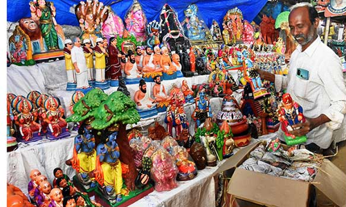 புதுக்கோட்டையில் கொலு பொம்மை விற்பனை அமோகம்