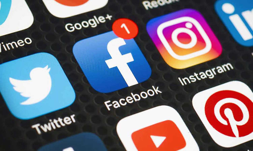 சமூக வலைத்தள  தாக்கத்தில் இருந்துவளர் இளம்பெண்களை  மீட்கும்   கடமை பெற்றோர்களுக்கு உள்ளது - குழந்தை வளர்ச்சி  திட்ட அதிகாரி பேச்சு