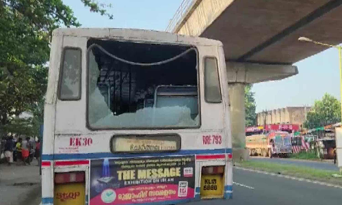 வன்முறையாக மாறிய கேரளா பந்த்... தாமாக முன்வந்து வழக்கு பதிவு செய்த ஐகோர்ட்