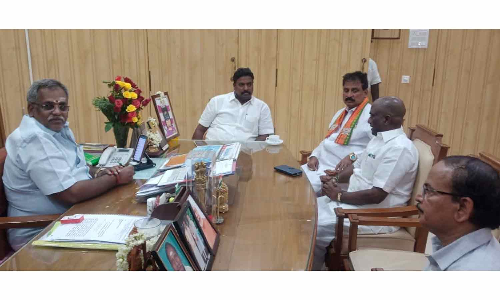 அங்காளன் எம்.எல்.ஏ.வுடன் சபாநாயகர் சமாதான பேச்சுவார்த்தை