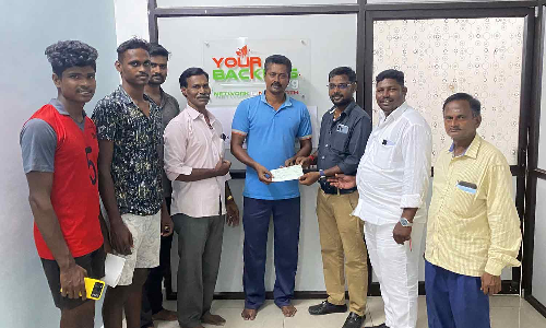 அரியாங்குப்பத்தில் மின்னொளி கைப்பந்து போட்டி