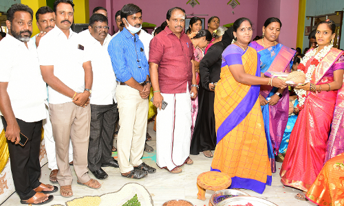 கர்ப்பிணிகக்கு சமுதாய வளைகாப்பு