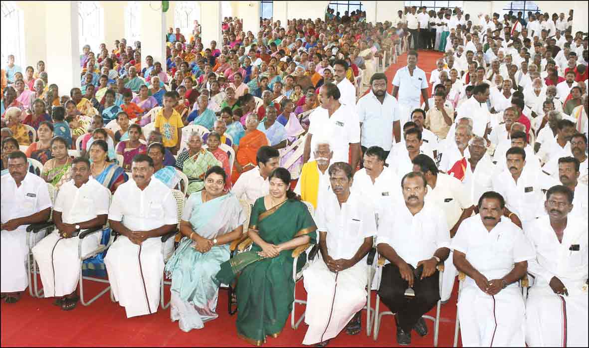 தூத்துக்குடியில் கனிமொழி எம்.பி. முன்னிலையில் மாற்று கட்சியினர் 1,000 பேர் தி.மு.க.வில் இணைந்தனர்