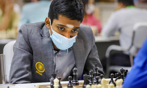 ஜூலியஸ் கோப்பை செஸ் போட்டி- பிரக்ஞானந்தா அதிர்ச்சி தோல்வி