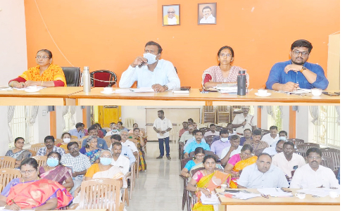 வடகிழக்கு பருவமழை முன் எச்சரிக்கையாக மணல் மூட்டைகளை தயார் நிலையில் வைக்க வேண்டும் - கலெக்டர் அரவிந்த் தகவல்