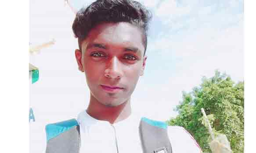 காயல்பட்டினத்தில் படகு மோதி வாலிபர் சாவு