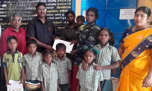 ராயக்கோட்டையில்  இடைநின்ற 6 மலை வாழ் மாணவர்கள் மீண்டும் பள்ளியில் சேர்ப்பு