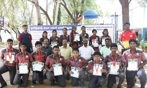 நெல்லை குறுவட்ட அளவிலான தடகள போட்டியில்  விவேகானந்தா வித்யாஷ்ரம் பள்ளி  மாணவ- மாணவிகள் சாதனை