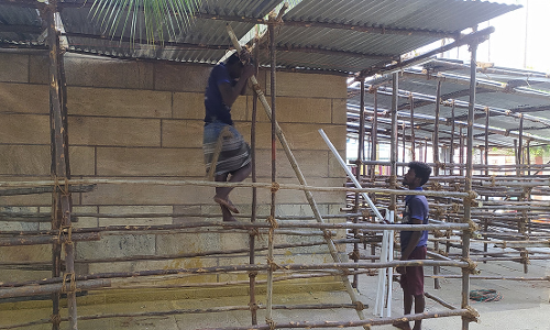 பக்தர்கள் புனித நீராட பவானி கூடுதுறையில் முன் ஏற்பாடு பணிகள் தீவிரம்