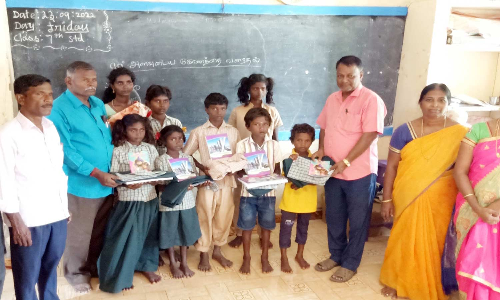 பள்ளி செல்லா குழந்தைகள், இடைநின்ற 7 மாணவர்கள் பள்ளியில் சேர்ந்தனர்