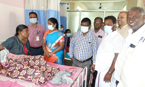 காய்ச்சலுக்கு சிகிச்சைக்காக வரும் நோயாளிகளுக்கு கூடுதலாக தனிவார்டு அமைக்க வேண்டும்