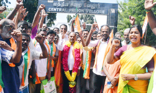 பா.ஜ.க.வினர் 103 பேர் ஜெயிலில் இருந்து ஜாமீனில் வெளியே வந்தனர்