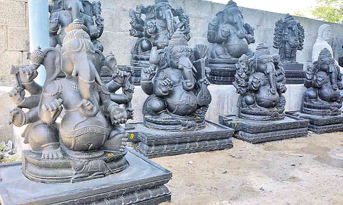 கல் கடவுளாவது எப்படி?