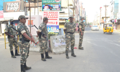 பெட்ரோல் குண்டுவீச்சு சம்பவம் தொடர்பாக கோவையில் 400 சி.சி.டி.வி கேமராக்கள் ஆய்வு